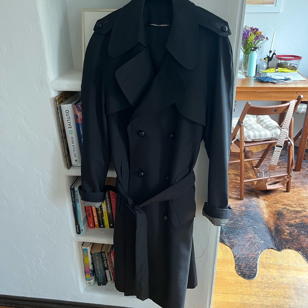 Town and Country Vintage Black Trench | Women’s Medium